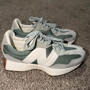 New Balance Women's Sneakers in Green and White